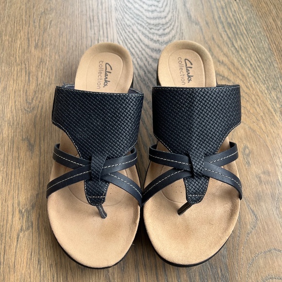 Clarks Shoes - Clarks Ultimate Comfort Thong Sandals - Leather Upper